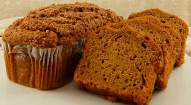 pumpkin bread loaf and slices