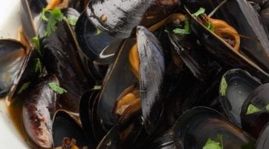 sweet red chili mussels