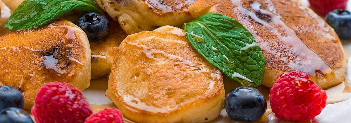 pancakes with berries