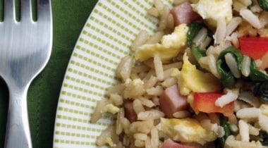 stir-fry with eggs, ham, greens and red peppers