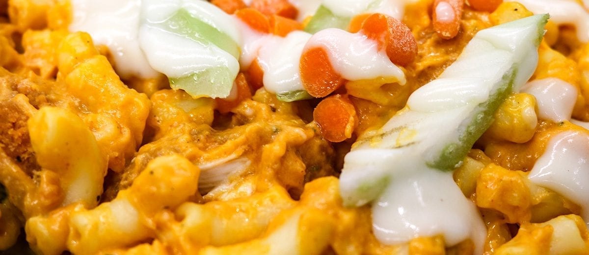 buffalo macaroni and cheese with celery, carrots and ranch