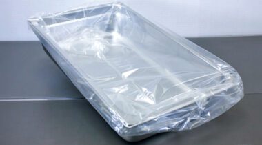 empty rectangle pan with plastic liner
